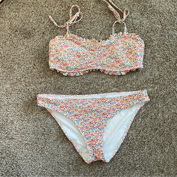 Hollister Other - Hollister White Floral Bikini Set